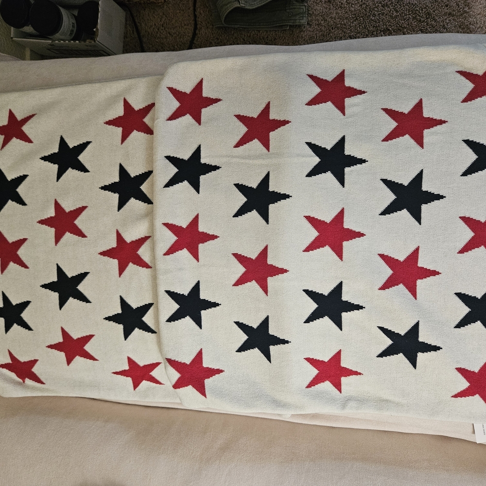 Red and Black Star Pattern Blanket